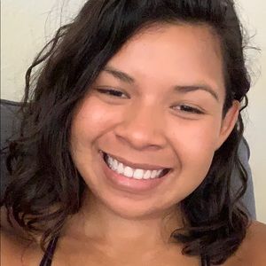 Meet your Posher, Alma